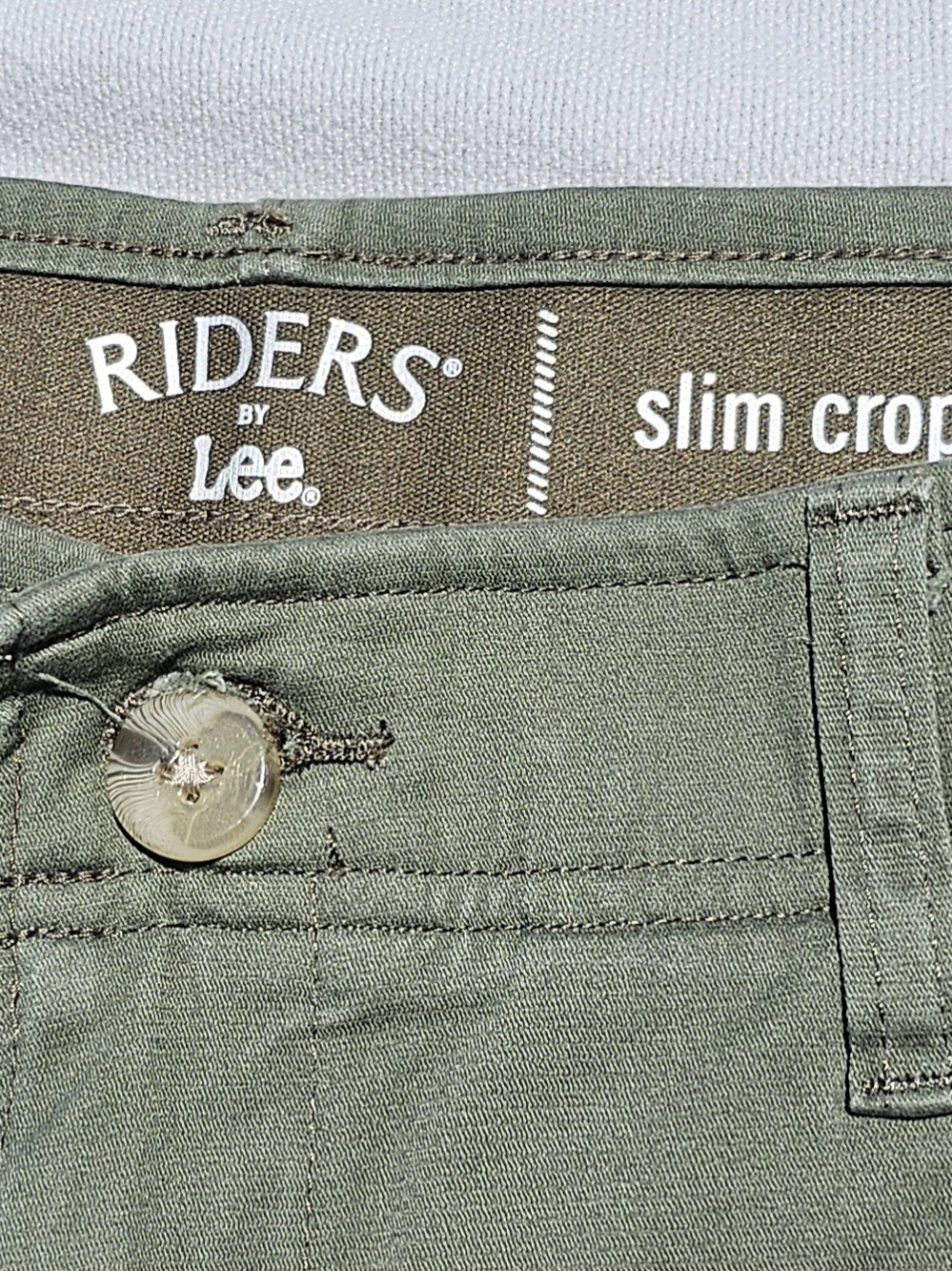 Lee Women's Size 10 Pants in Olive Green. - Picture 3 of 4